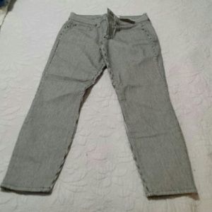 GAP NWT Women's Pin Stripe Jeans Size 26P